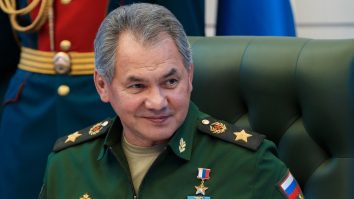 Vladimir Putin îl schimbă pe Serghei Şoigu din funcţia de ministru al Apărării. Andrei Belousov îi ia locul