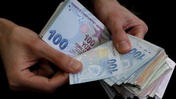Financial Times: Războiul din Ucraina crește inflația și taxele în țările din Occident