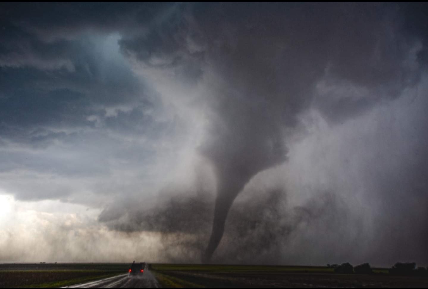 Avertizarea de vreme severă și tornade pune în pericol 48 de milioane de americani