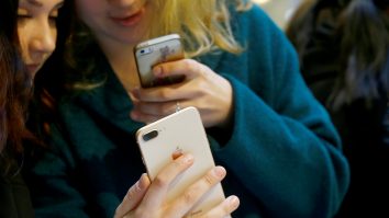 Un bărbat a omis să-i ceară numărul de telefon unei femei cu care s-a întâlnit. Ce a urmat după aceea e viral