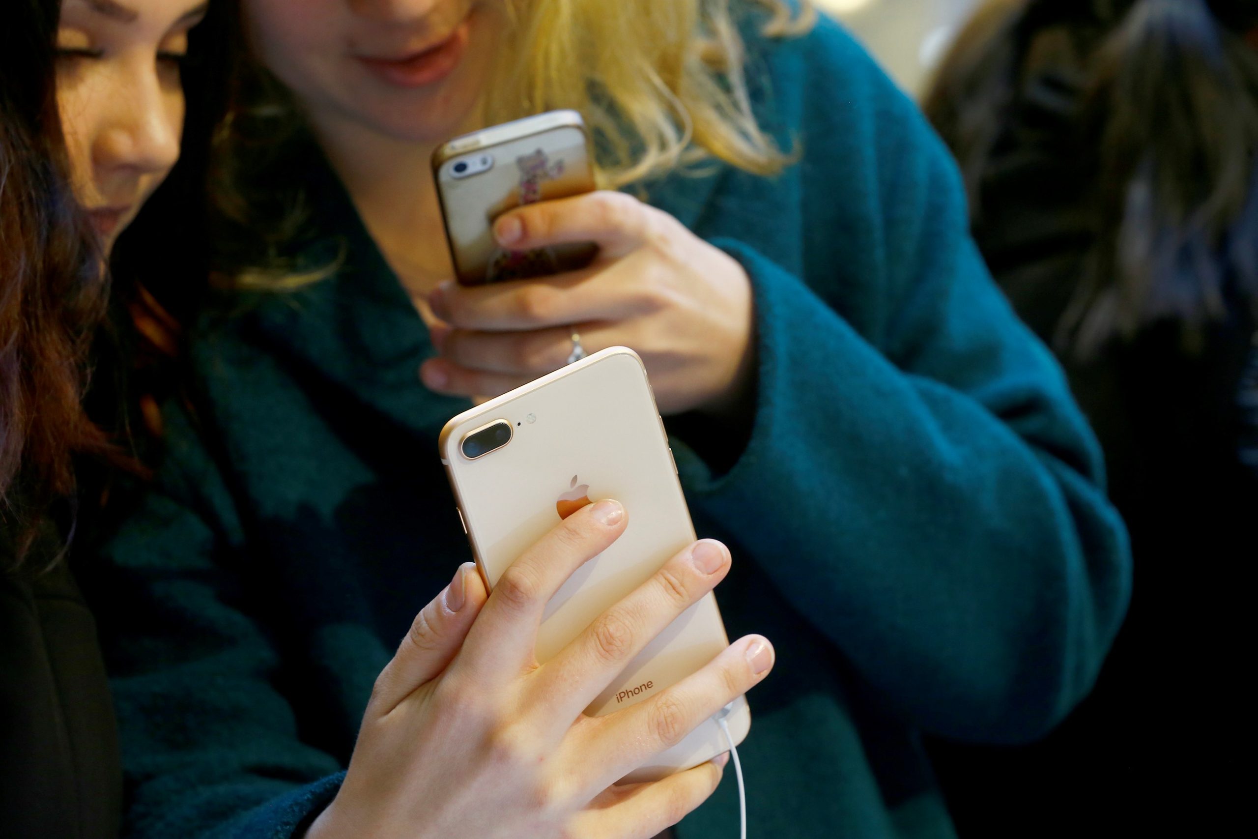 Un bărbat a omis să-i ceară numărul de telefon unei femei cu care s-a întâlnit. Ce a urmat după aceea e viral