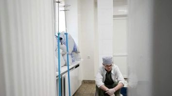 UE, despre atacul Rusiei asupra spitalului din Mariupol: „O crimă de război odioasă”