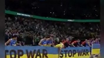 VIDEO. Echipa de baschet a Lituaniei a purtat culorile steagului ucrainean la meciul împotriva Barcelonei