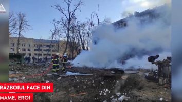 UCRAINA. O mamă și-a protejat bebelușul cu propriul ei corp în timpul bombardamentelor