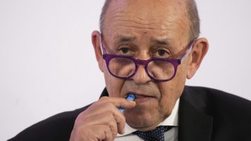 Interviu Le Parisien: Ministrul francez de Externe spune că Rusia doar „pretinde că negociază” cu Ucraina