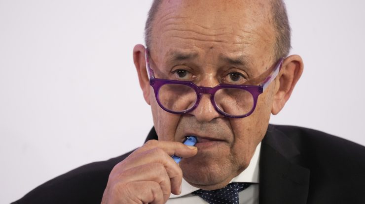 Interviu Le Parisien: Ministrul francez de Externe spune că Rusia doar „pretinde că negociază” cu Ucraina