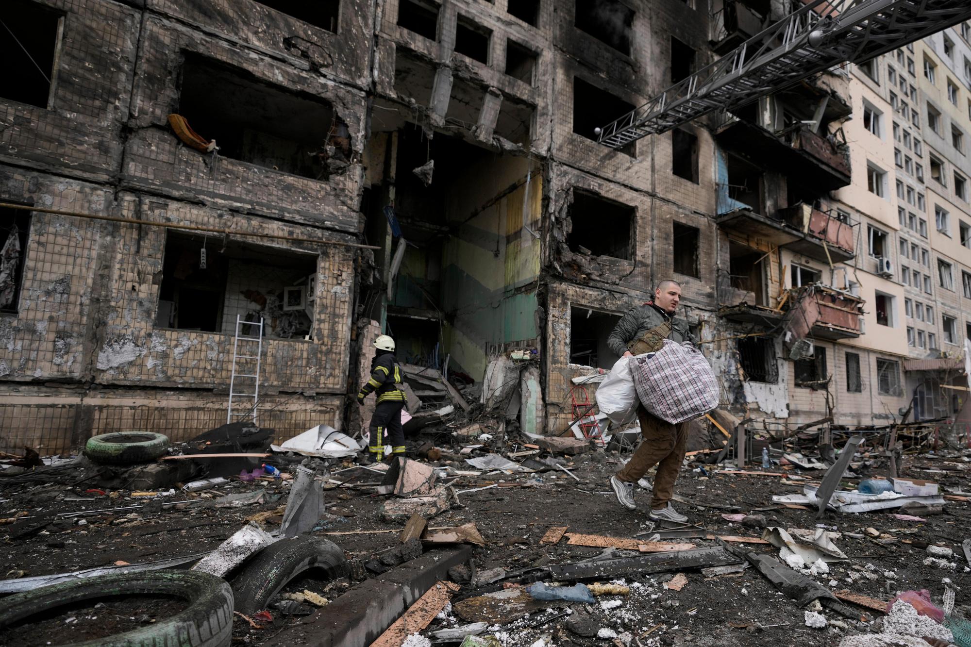 Mariupol: Autoritățile anunță că locuitorii din oraș sunt forțați să meargă în Rusia împotriva dorinței lor