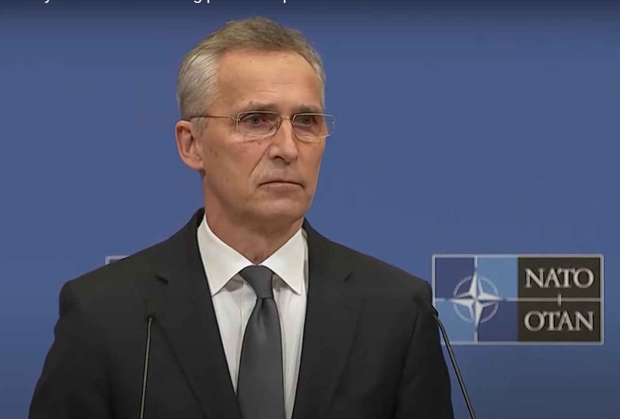 Stoltenberg condamnă noile atacuri ale Rusiei şi avertizează că Vladimir Putin se pregăteşte de un război lung