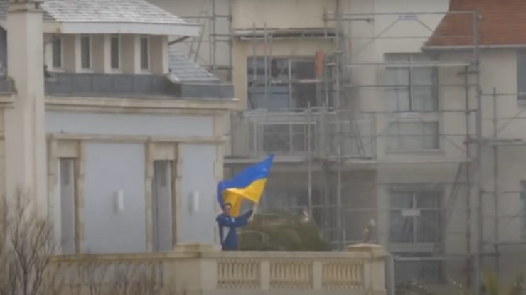 Un activist francez a confiscat vila presupusei fiice a lui Putin și vrea să aducă refugiații din Ucraina în ea