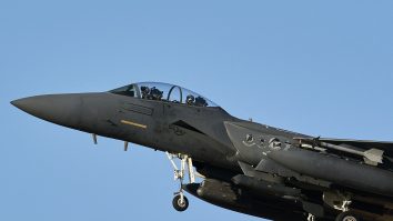 Ucrainenii distrug aeronavele rusești, în încercarea de a apăra țara