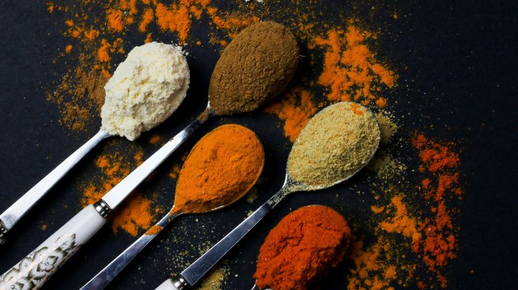 (P)Ce aveți nevoie pentru a vă organiza condimentele din bucătărie