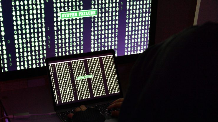 SUA și Regatul Unit acuză Rusia de atacuri cibernetice asupra sectorului energetic global