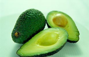 Kaufland a retras de pe piaţă produsul Bio Avocado pentru depăşirea limitei de pesticide