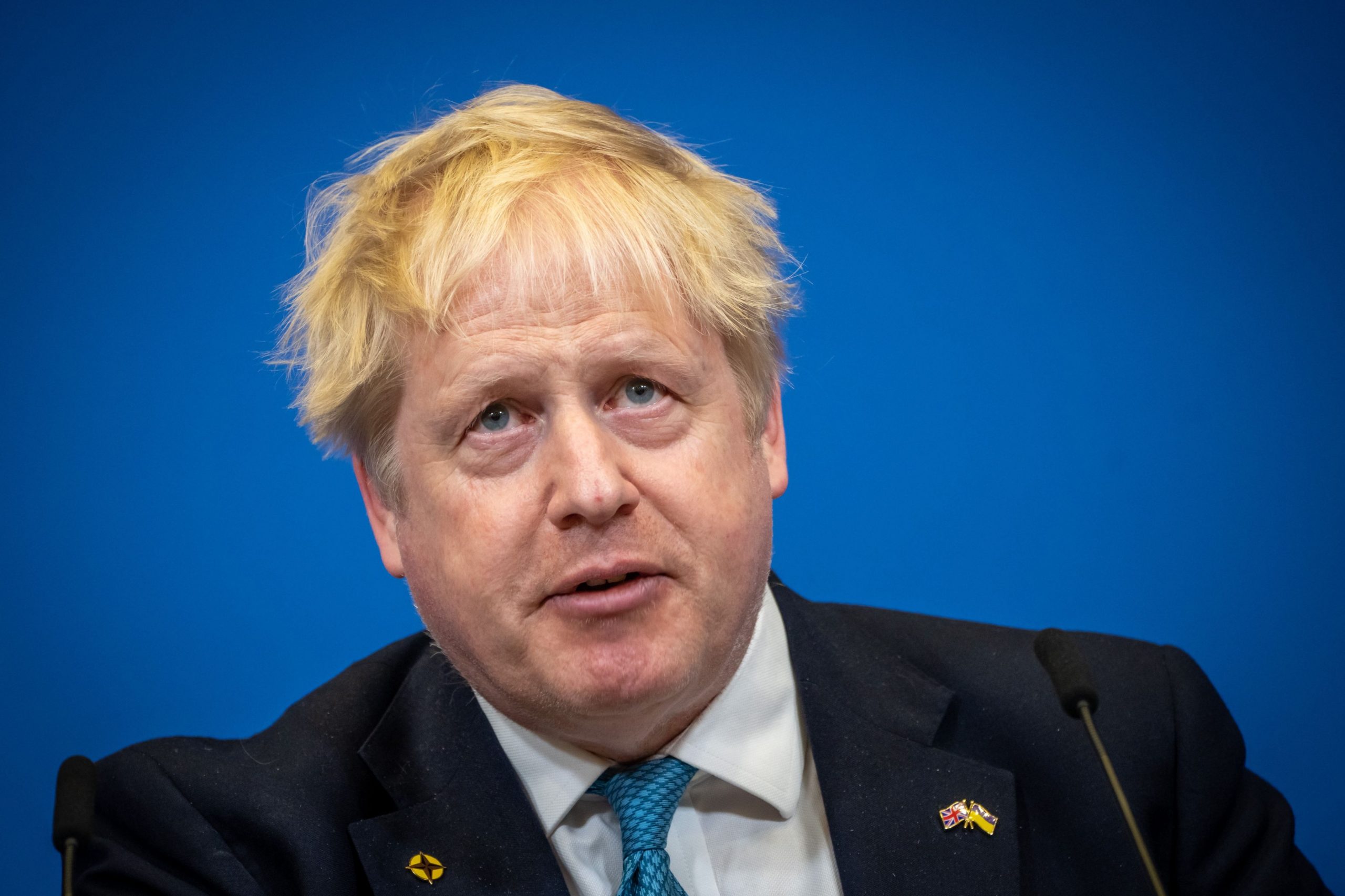Boris Johnson se pregăteşte de moţiune de cenzură, pe fondul erodării susţinerii în propriul partid