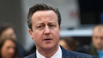 Fostul premier britanic David Cameron ajută refugiații din Ucraina