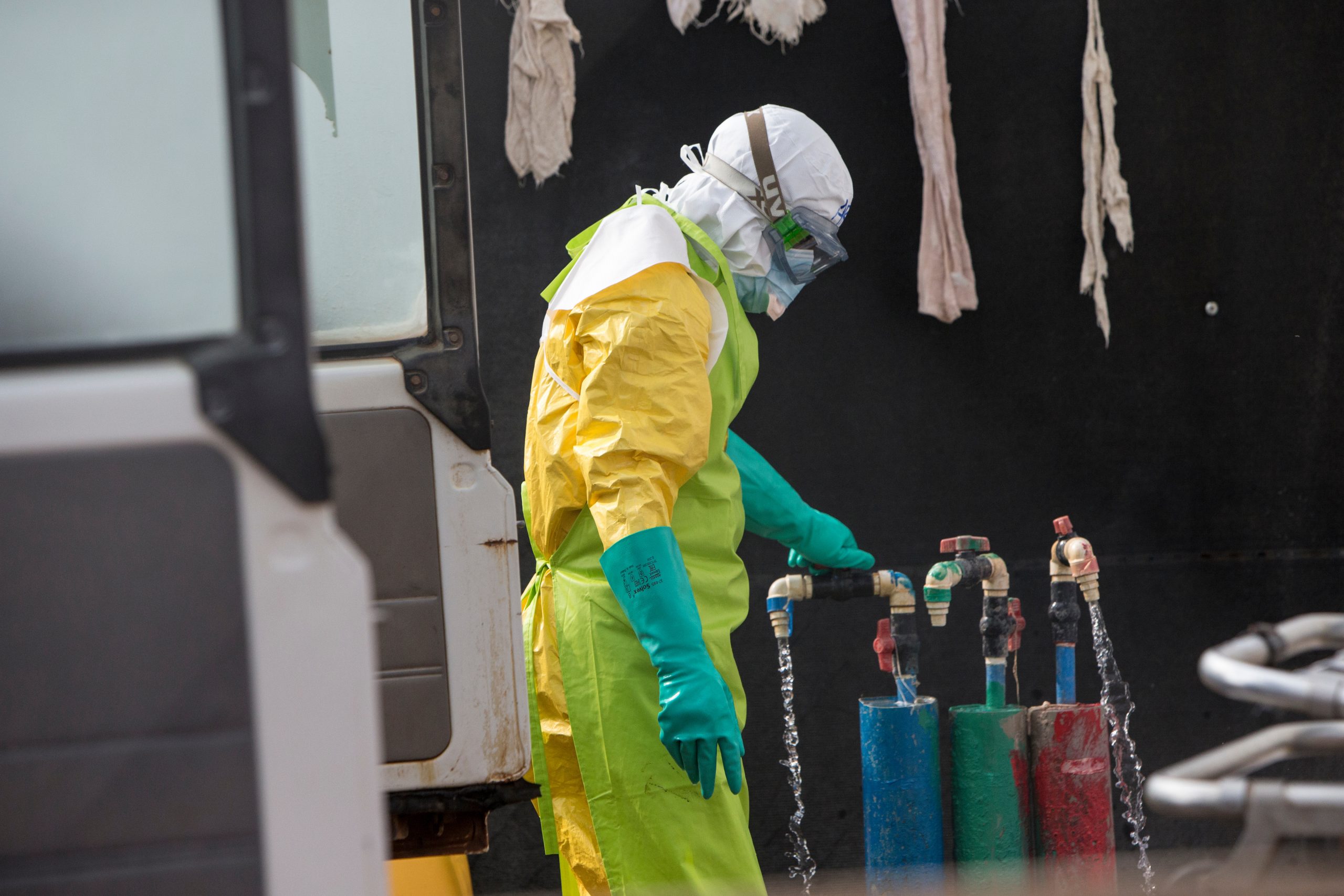 Un virus similar cu Ebola a apărut în UK. Rata de mortalitate este de 40%