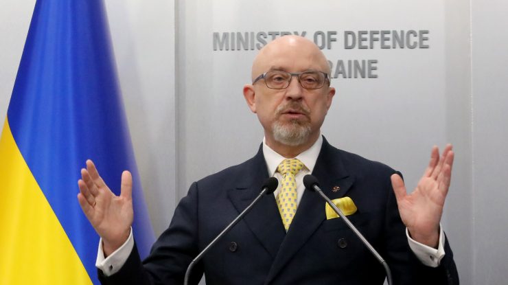 Oficialii de la Kiev: Rușii au violat o femeie de față cu fiul său