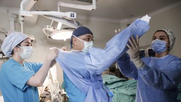 Bărbatul care a primit inima modificată genetic a unui porc a decedat