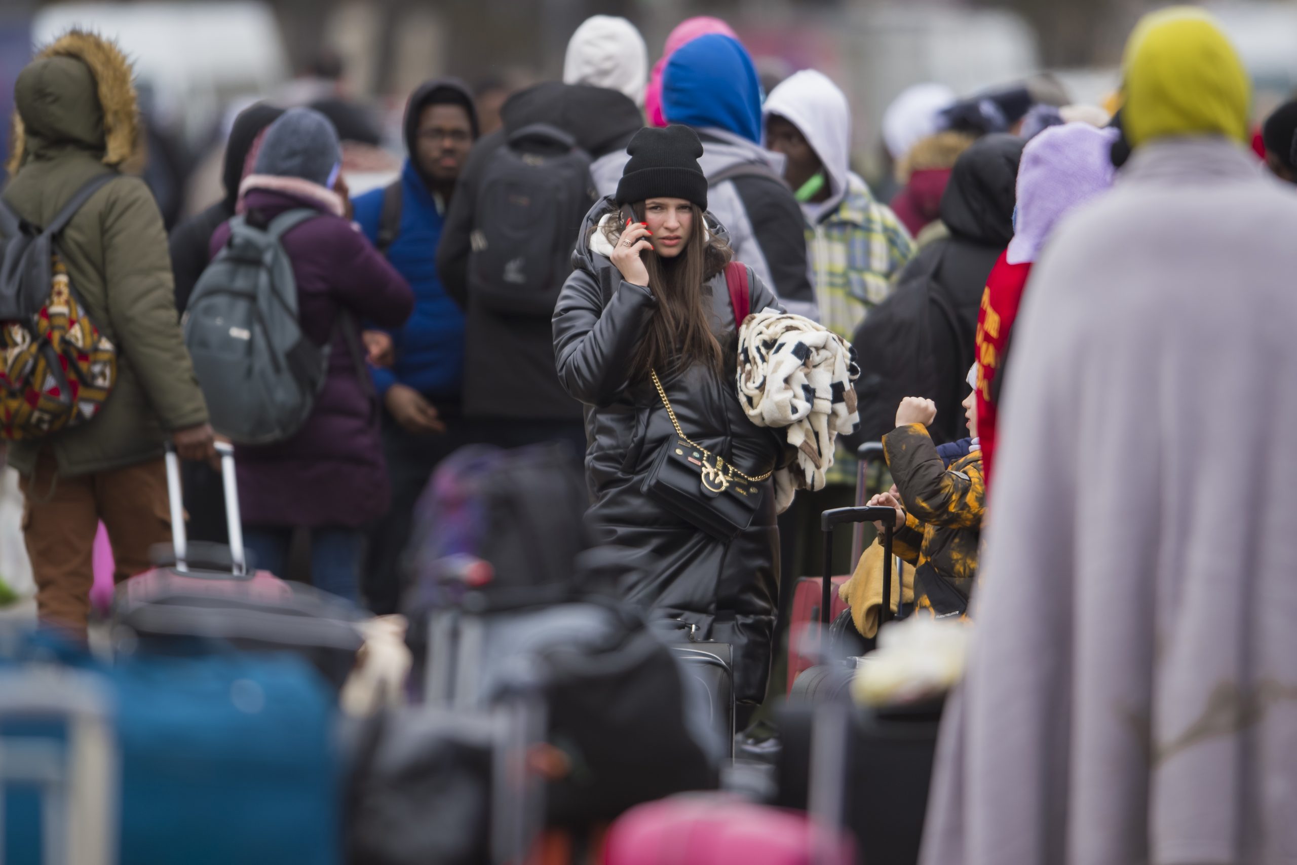 Ucraina: Cetăţenii să nu se întoarcă din străinătate până în primăvară