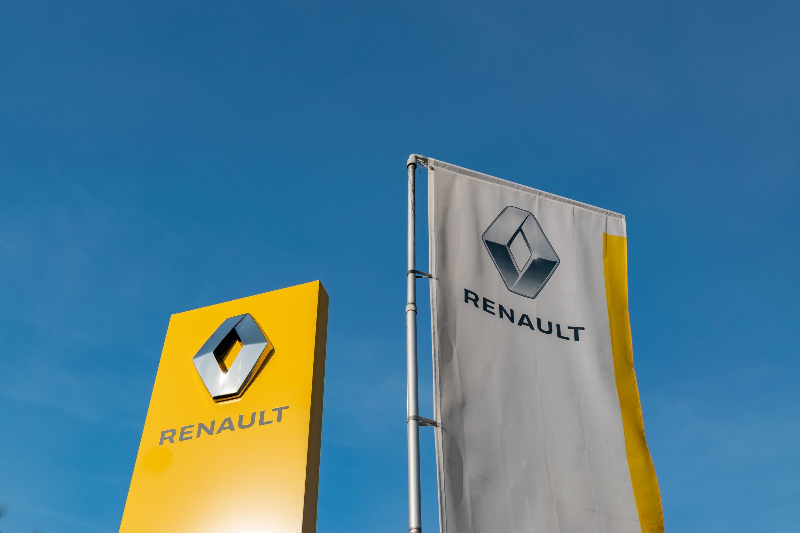 FOTO. Noul SUV coupe de la Renault ia numele unui celebru avion francez