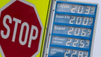 SUA interzic petrolul rusesc, iar economia globală este afectată