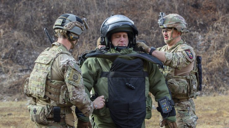 Rușii abandonează armele și fug de bombardamentele ucrainene, în timp ce ucrainenii văd „începutul sfârșitului” războiului