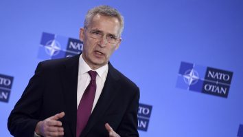 Stoltenberg: NATO nu va institui zonă de interdicţie aeriană în Ucraina şi nu va trimite trupe