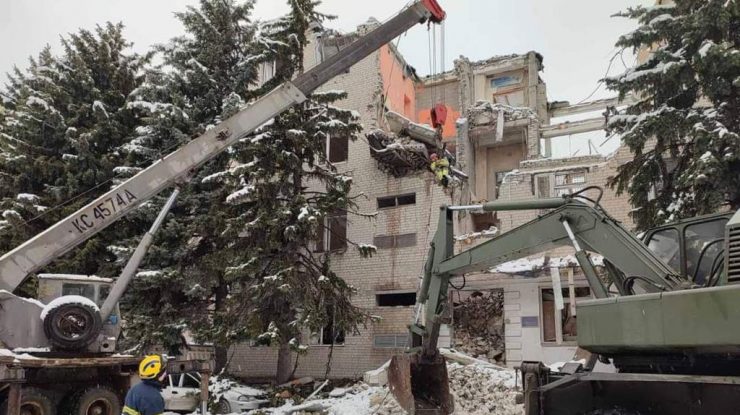 Miniştrii apărării din ţările NATO au discutat despre criza din Ucraina