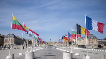 Liderii UE la Versailles au convenit să susțină aderarea Ucrainei la UE, dar fără o procedură rapidă de aderare