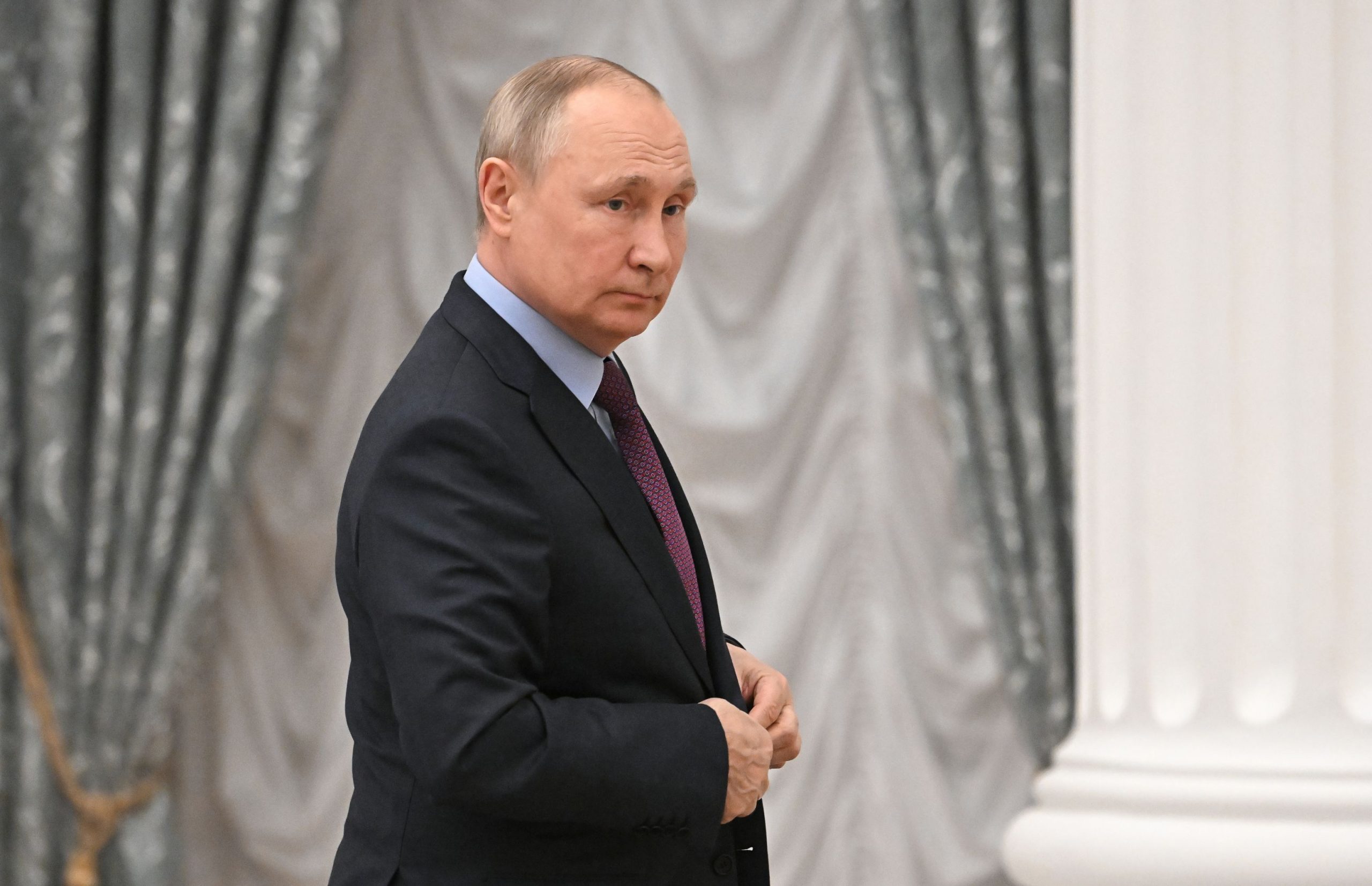 Reacția lui Vladimir Putin față de victoria obținută de Emmanuel Macron