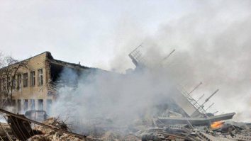 Zelenski anunță că opt rachete rusești au distrus aeroportul din Vinnîțea: „Vreți să fim uciși lent”