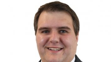 Un politician conservator transsexual a devenit primul parlamentar britanic care și-a exprimat public identitatea