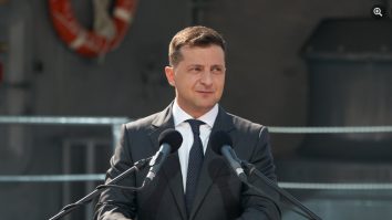 Zelenski le-a bătut obrazul francezilor: „Companiile franceze ar trebui să părăsească piaţa din Rusia”