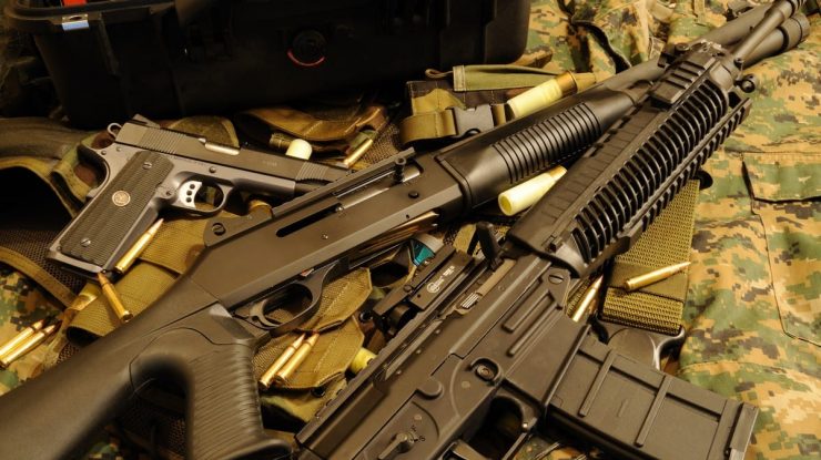 Războiul din Ucraina a devenit „goană după aur” pentru producătorii occidentali de arme, spun experții