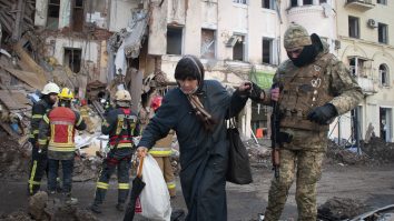 Ucrainienii nu vor avea coridoare umanitare duminică. Negocierile au eșuat