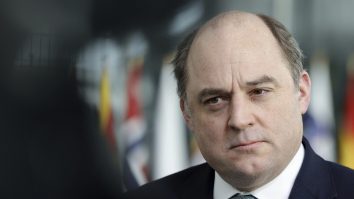 Ministrul britanic al Apărării, Ben Wallace, spune că Putin se pregătește să declare oficial războiul în Ucraina în luna mai