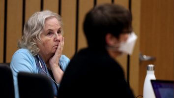 Autoarea eseului „Cum să-ți ucizi soțul” va fi judecată la 4 ani după ce soțul a fost găsit mort