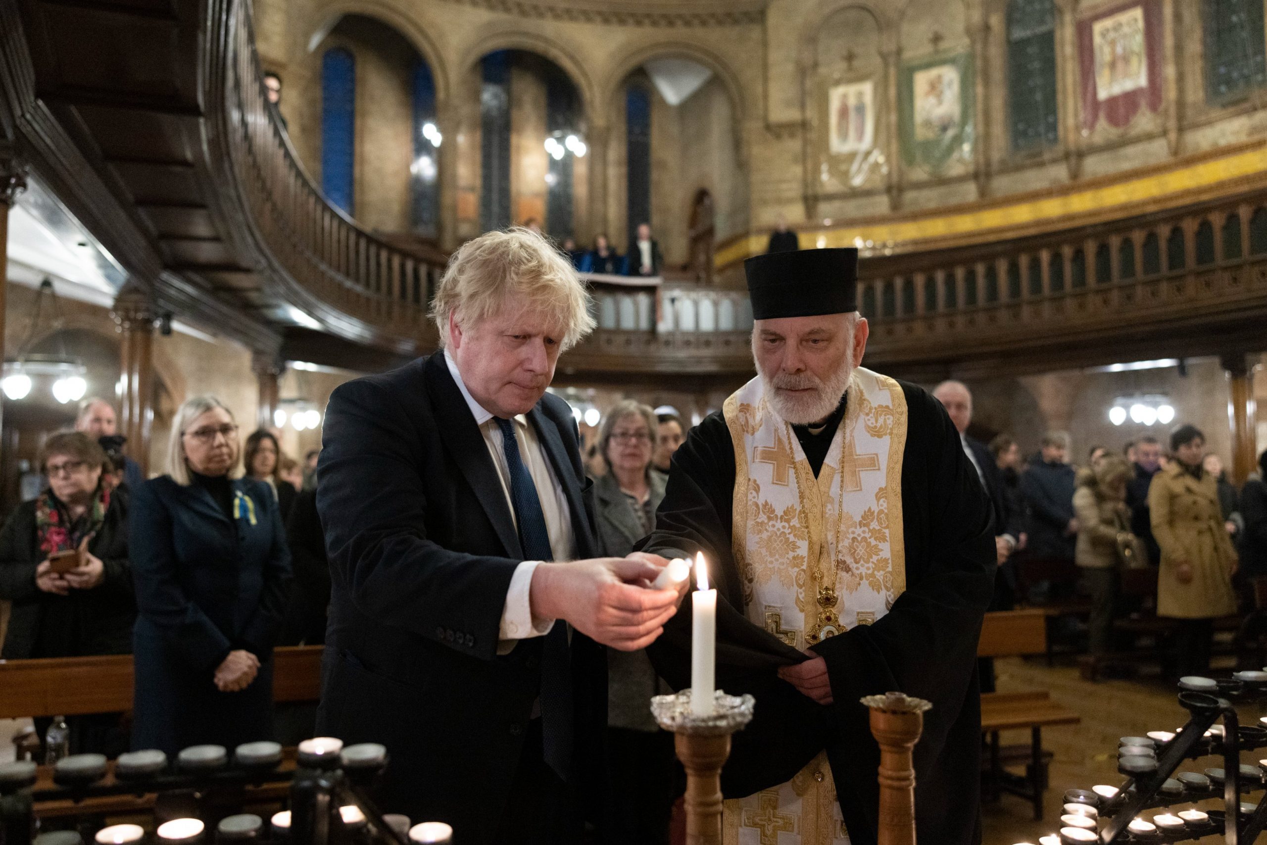 Boris Johnson și Prințul Charles au amintit de suferința „victimilor nevinovate” din Ucraina, în mesajele lor de Paște