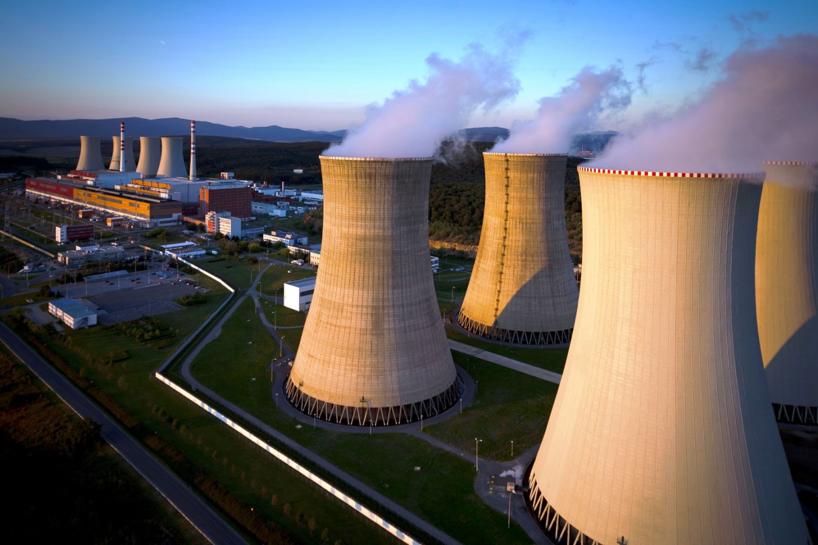 Japonia își schimbă direcția de acțiune. Nu va mai exporta centrale nucleare, ci componente ale acestora