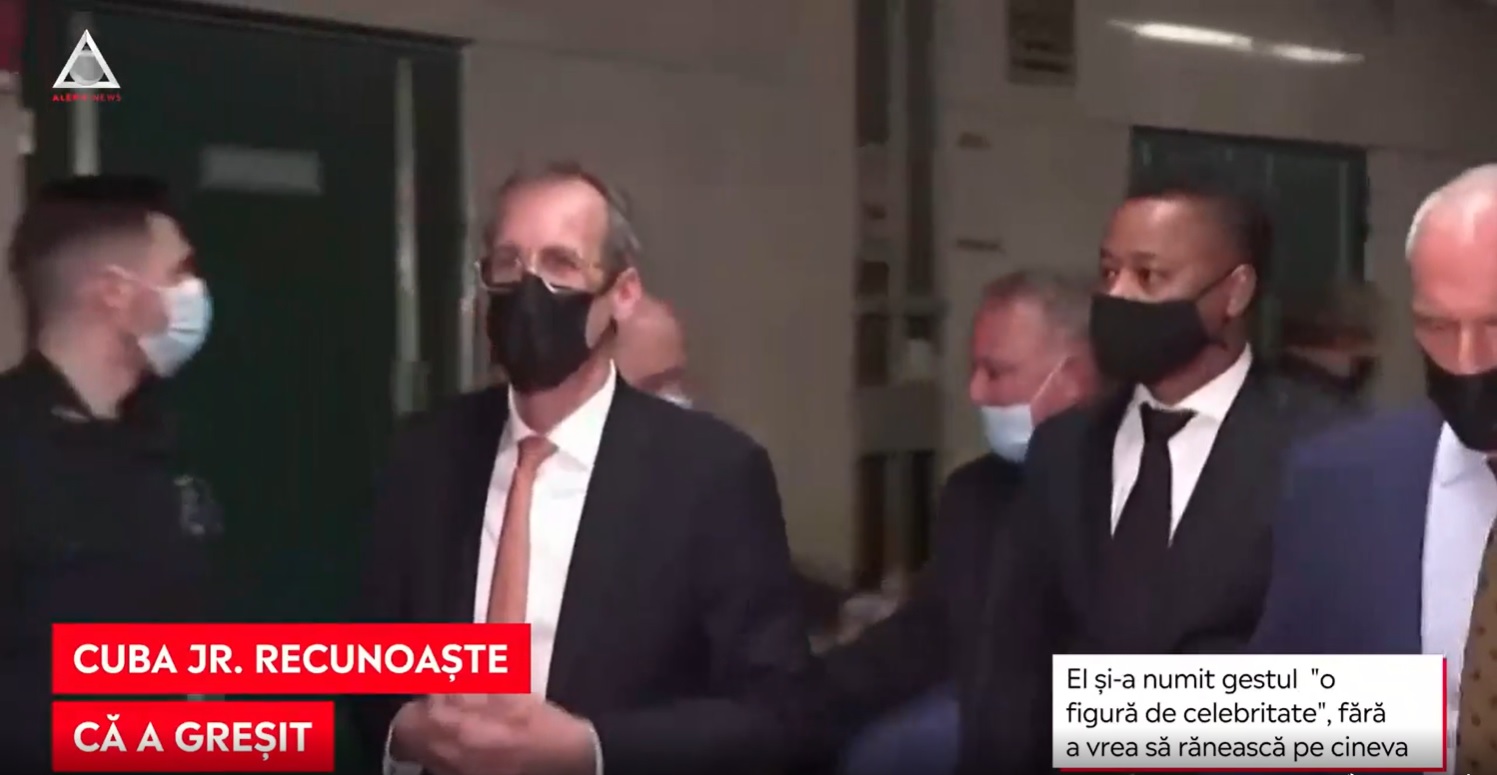 Actorul Cuba Gooding Jr a recunoscut, în fața unui tribunal din New York, că a sărutat cu forța o chelneriță