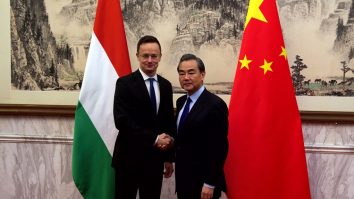 Wang Yi: „China sprijină Ungaria în găsirea unei căi independente de dezvoltare”