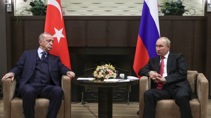 Erdogan și Putin au discutat despre îmbunătățirea legăturilor și încheierea războiului în cadrul unei convorbiri telefonice