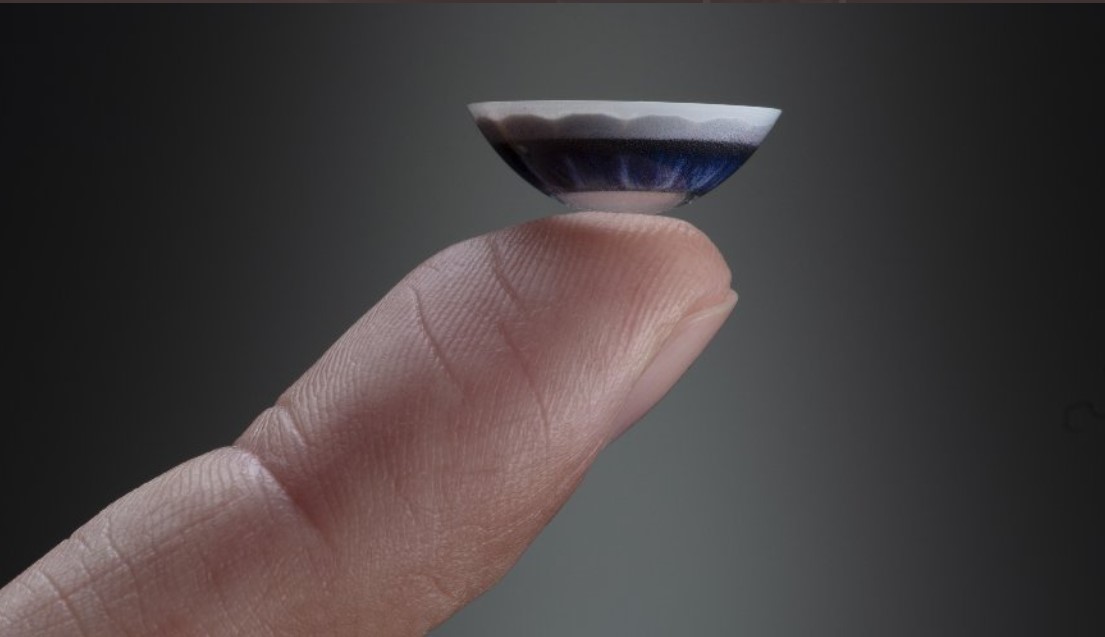 Tehnologia care ar putea înlocui smartphone-urile: Lentilele de contact cu realitate augmentată