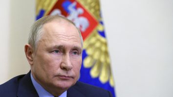 Un investitor estimează că Putin și oligarhii săi au furat un trilion de dolari de la poporul rus