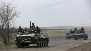 Rusia a dat un nou ultimatum ucrainenilor care luptă pentru Mariupol. Occidentul promite Ucrainei mai mult armament