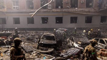 Povești cutremurătoare din Ucraina. Civilii sunt împușcați pe la spate