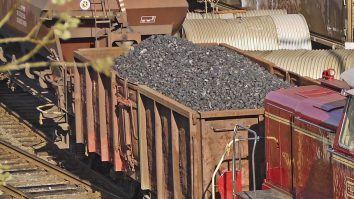 Europa și Asia caută noi furnizori înainte de interzicerea cărbunelui rusesc