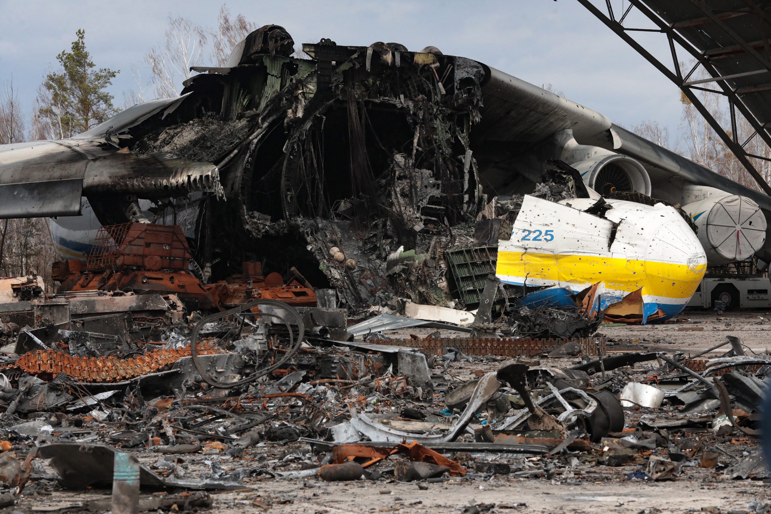 Oficialii ucraineni: Rușii au distrus aeroportul din Dnipro