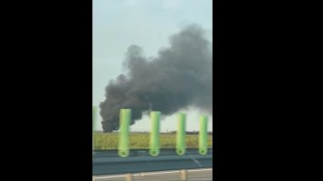 Fostul comisar al Gărzii de Mediu: Un centru de dezmembrări auto „ilegale”, din județul Călărași, arde