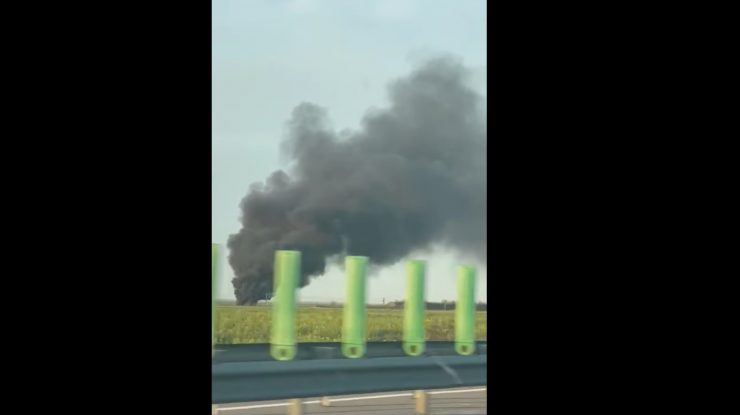 Fostul comisar al Gărzii de Mediu: Un centru de dezmembrări auto „ilegale”, din județul Călărași, arde